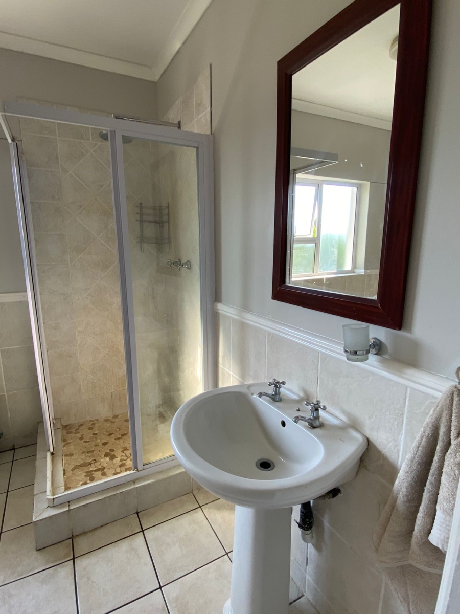 5 Bedroom Property for Sale in Seafield Eastern Cape
